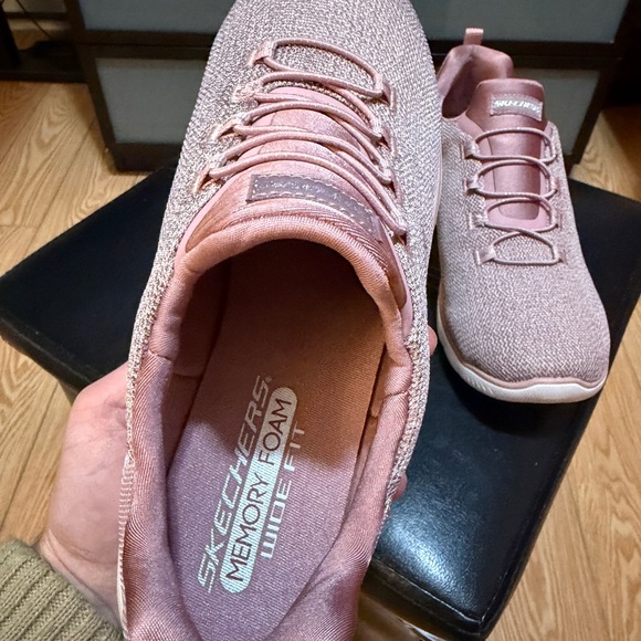 Skechers Women's Mauve Knit Sneakers - Picture 5 of 10